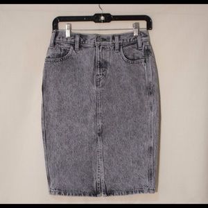 Levi’s Gray Acid Wash Jean Skirt